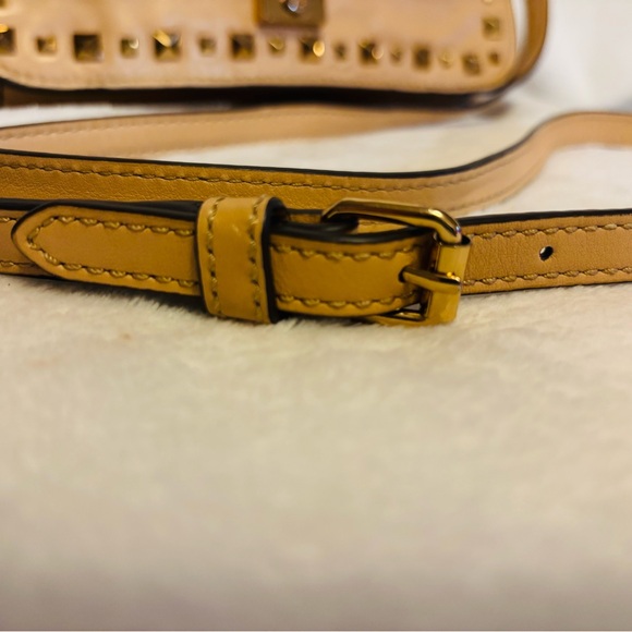 Tory Burch Priscilla Studded Tan Convertible Clutch Crossbody EUC - Picture 10 of 15